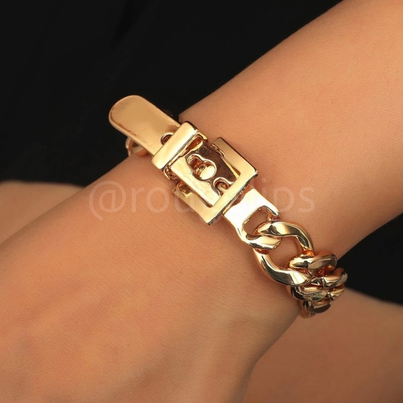 Rouge! Jewelry - Gold Tone Buckle Chain Design Bracelet